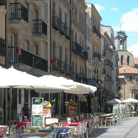 ゲストハウス Estefania 3*