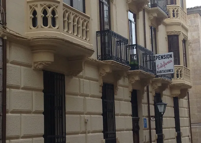 埃斯特法尼亚旅馆 招待所 3*