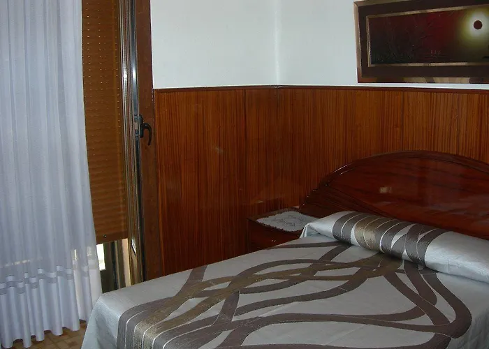 埃斯特法尼亚旅馆 3*