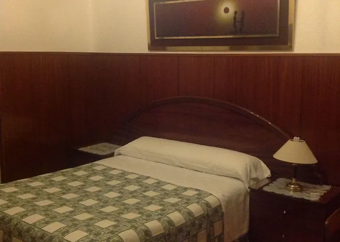 埃斯特法尼亚旅馆 3*