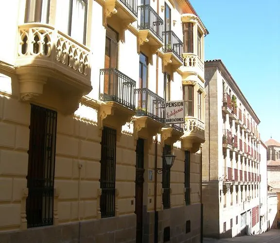 埃斯特法尼亚旅馆 3*